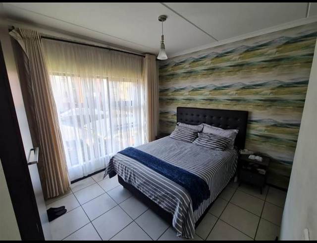 2 BEDROOM TOWNHOUSE FOR SALE IN OAKDENE